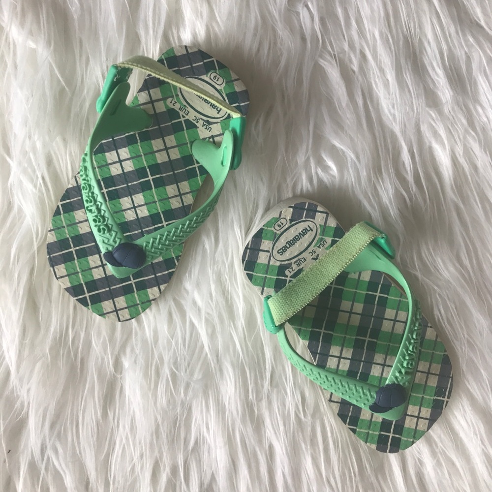 *Price Drop* Havaianas plaid sandals - size 5c